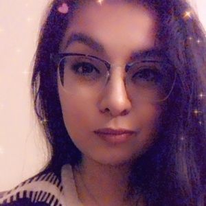 Meet your Posher, Kayla